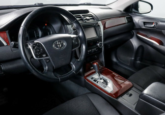 Подержанный автомобиль Toyota Camry Sedan 2013 года (10 фото)