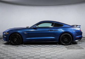 Подержанный автомобиль Ford Mustang Coupe 2018 года (8 фото)