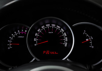 Подержанный автомобиль Kia Venga 2014 года (16 фото)