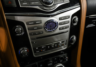 Подержанный автомобиль Infiniti QX80 2019 года (32 фото)