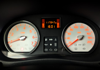 Подержанный автомобиль Renault Logan Sedan 2013 года (13 фото)