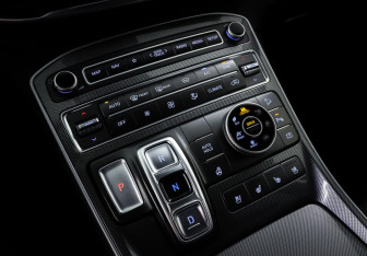 Подержанный автомобиль Hyundai Santa Fe 2021 года (18 фото)