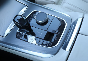 Подержанный автомобиль BMW X5 2020 года (15 фото)