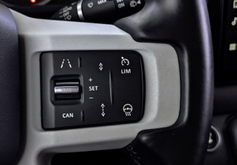 Подержанный автомобиль Land Rover Defender Suv 2022 года (30 фото)