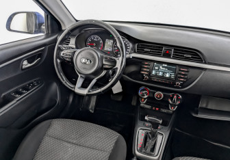 Подержанный автомобиль Kia Rio Hatchback 2019 года (27 фото)