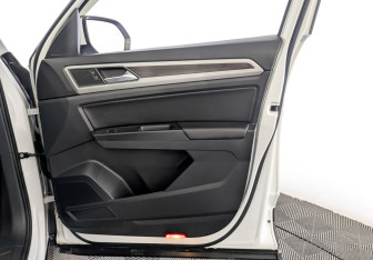 Подержанный автомобиль Volkswagen Teramont 2019 года (25 фото)