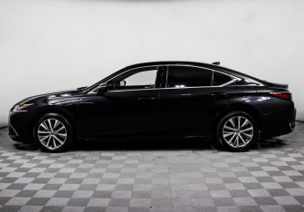 Подержанный автомобиль Lexus ES 2020 года (8 фото)