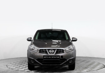Подержанный автомобиль Nissan Qashqai 2013 года (2 фото)