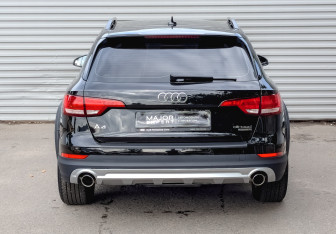 Подержанный автомобиль Audi A4 allroad 2019 года (6 фото)