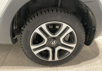 Подержанный автомобиль Renault Logan Sedan 2020 года (12 фото)