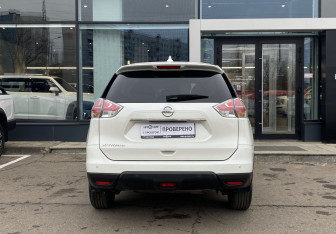 Подержанный автомобиль Nissan X-Trail 2018 года (6 фото)