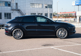 Подержанный автомобиль Porsche Cayenne 2019 года (8 фото)