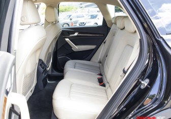 Подержанный автомобиль Audi Q5 2017 года (10 фото)