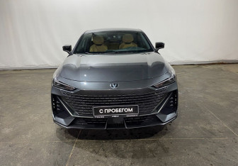 Подержанный автомобиль Changan UNI-V 2023 года (2 фото)