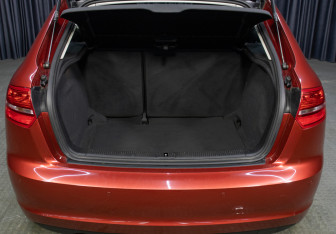 Подержанный автомобиль Audi A3 Hatchback 2009 года (10 фото)