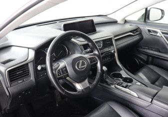 Подержанный автомобиль Lexus RX 2018 года (9 фото)