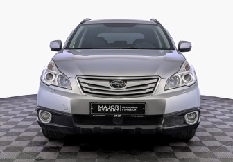 Подержанный автомобиль Subaru Outback Wagon 2011 года (2 фото)