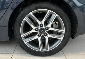 Подержанный автомобиль Kia Cerato Sedan 2020 года (16 фото)