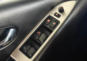 Подержанный автомобиль Nissan Murano Suv 2012 года (16 фото)