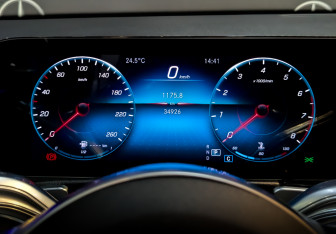 Подержанный автомобиль Mercedes-Benz GLB 2021 года (12 фото)