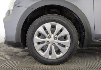 Подержанный автомобиль Kia Rio Hatchback 2021 года (11 фото)