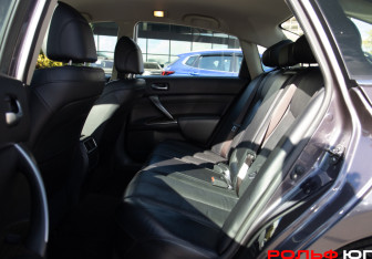 Подержанный автомобиль Nissan Teana 2011 года (8 фото)