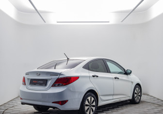 Подержанный автомобиль Hyundai Solaris Sedan 2015 года (5 фото)