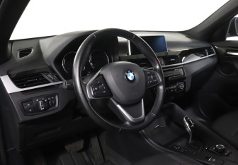 Подержанный автомобиль BMW X1 2022 года (13 фото)