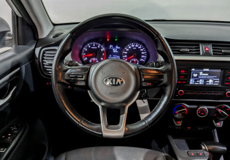 Подержанный автомобиль Kia Rio Hatchback 2021 года (20 фото)