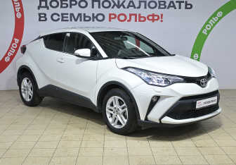 Подержанный автомобиль Toyota C-HR 2021 года (3 фото)