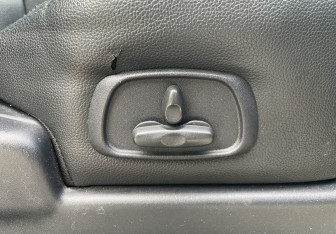 Подержанный автомобиль Mitsubishi Pajero 2012 года (19 фото)