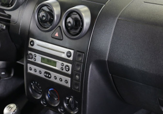 Подержанный автомобиль Ford Fusion 2005 года (11 фото)