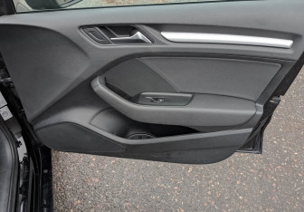 Подержанный автомобиль Audi A3 Sedan 2014 года (23 фото)