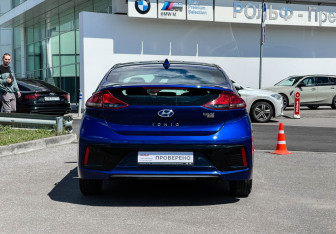 Подержанный автомобиль Hyundai IONIQ 2019 года (6 фото)