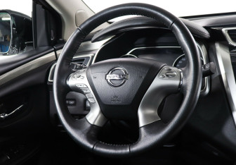 Подержанный автомобиль Nissan Murano Suv 2021 года (10 фото)