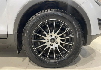 Подержанный автомобиль Ford Kuga 2011 года (18 фото)