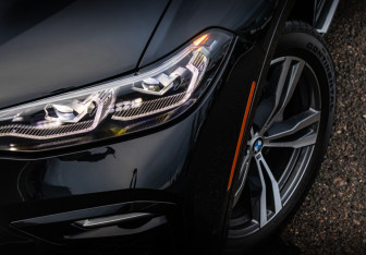 Подержанный автомобиль BMW X7 2021 года (2 фото)