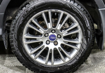 Подержанный автомобиль Ford Kuga 2013 года (7 фото)