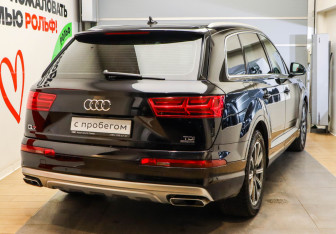 Подержанный автомобиль Audi Q7 2017 года (4 фото)