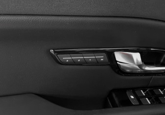 Подержанный автомобиль Land Rover Range Rover Evoque 2017 года (17 фото)