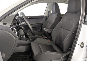 Подержанный автомобиль Skoda Rapid Liftback 2020 года (17 фото)