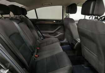 Подержанный автомобиль Volkswagen Passat Sedan 2015 года (13 фото)