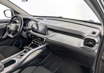 Подержанный автомобиль Geely Coolray 2022 года (11 фото)