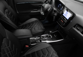 Подержанный автомобиль Mitsubishi Outlander 2018 года (22 фото)