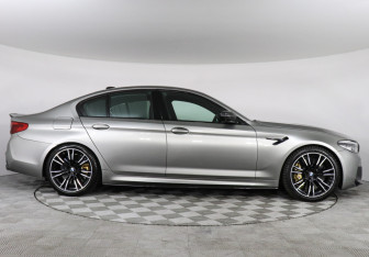 Подержанный автомобиль BMW M5 Sedan 2019 года (6 фото)