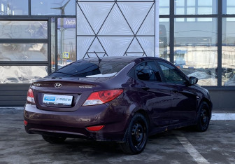 Подержанный автомобиль Hyundai Solaris Sedan 2013 года (5 фото)