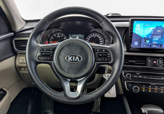 Подержанный автомобиль Kia Optima Sedan 2017 года (22 фото)