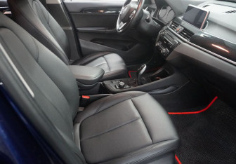 Подержанный автомобиль BMW X1 2020 года (11 фото)