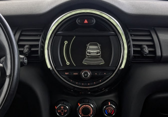 Подержанный автомобиль MINI Hatch 2018 года (17 фото)