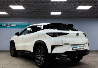 Подержанный автомобиль Changan UNI-T 2023 года (7 фото)